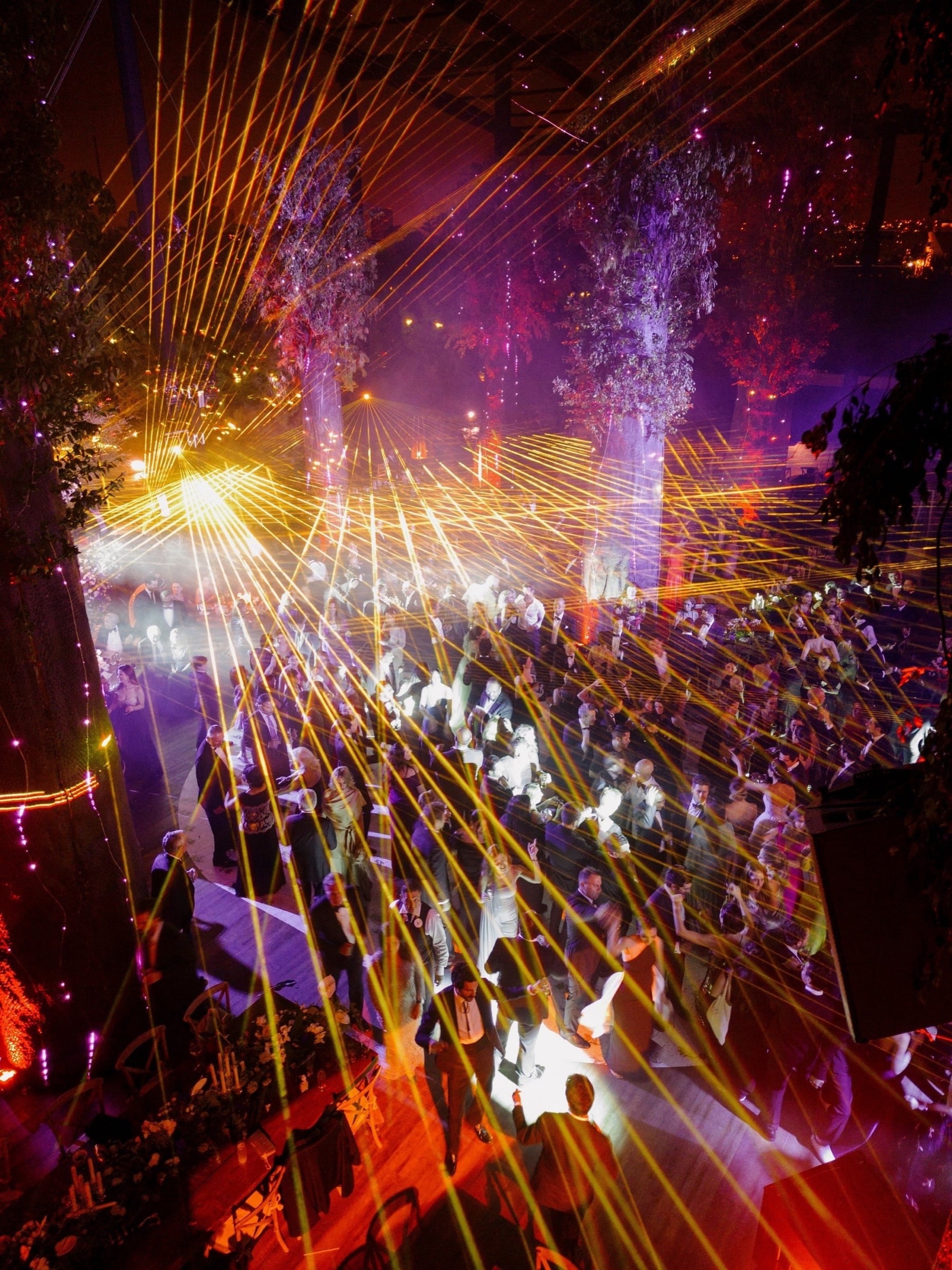 Large scale immersive lighting for entertainment