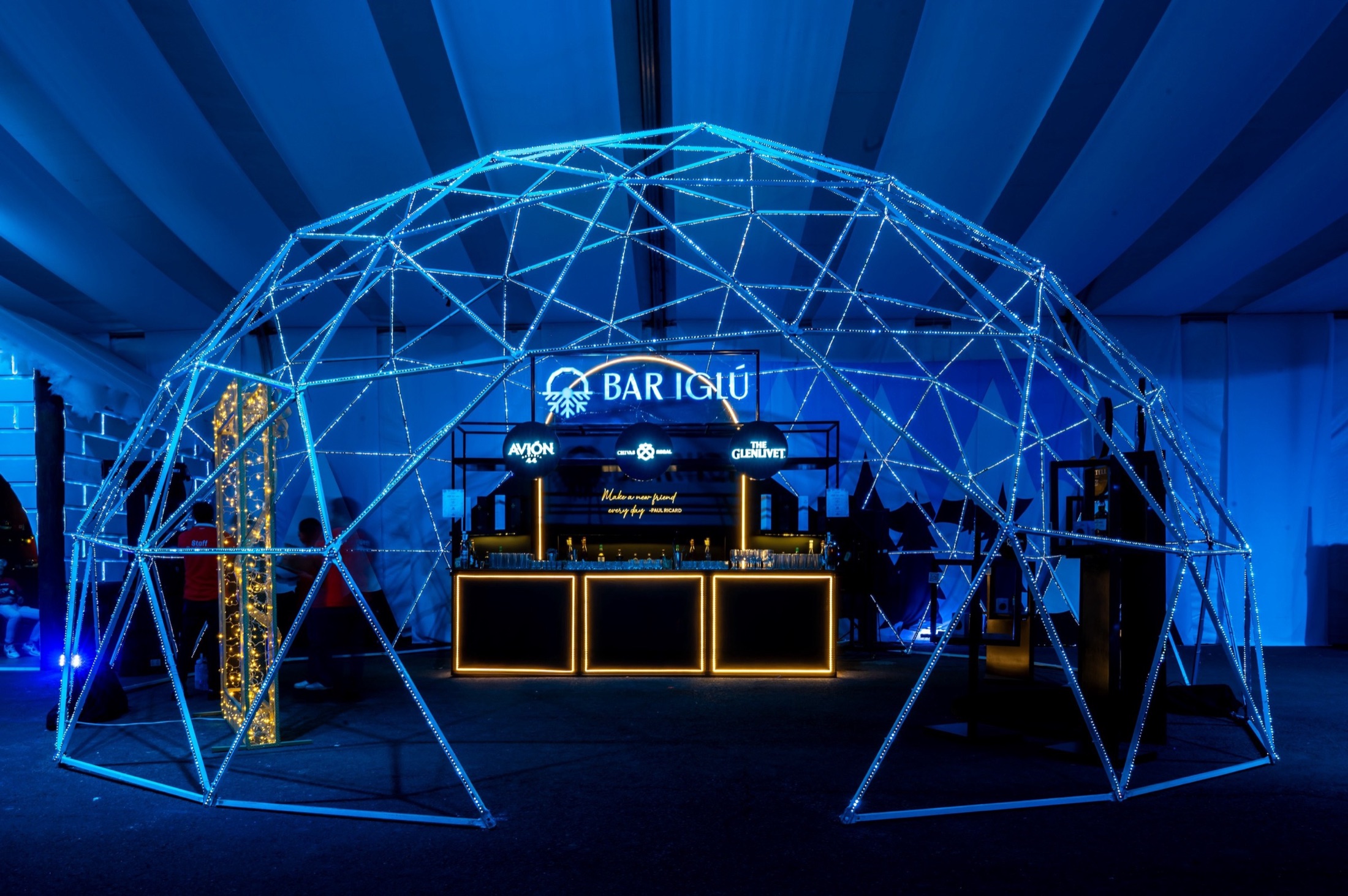 Geodesic stage light structure