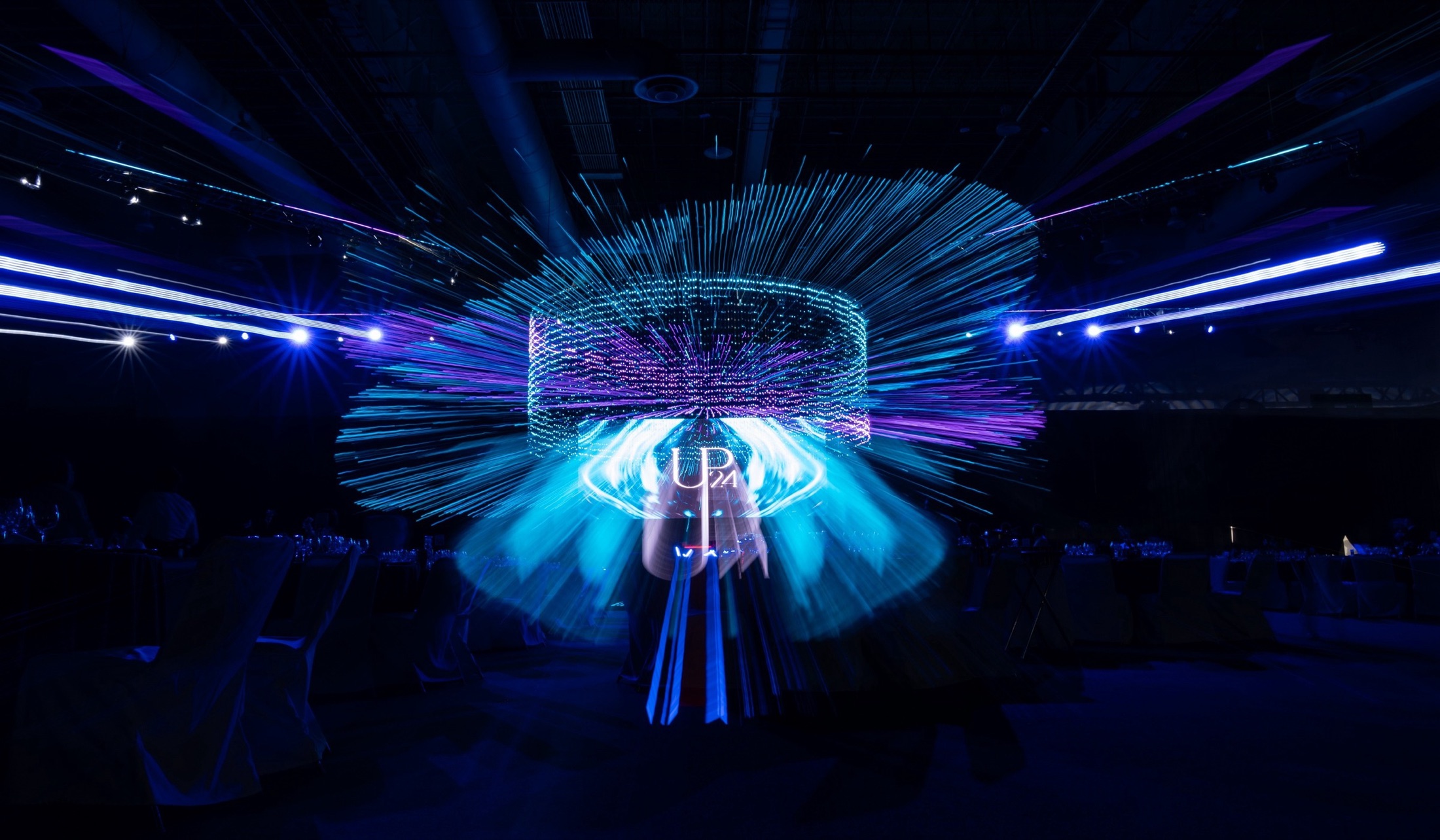 Kinetic ceiling lighting installation